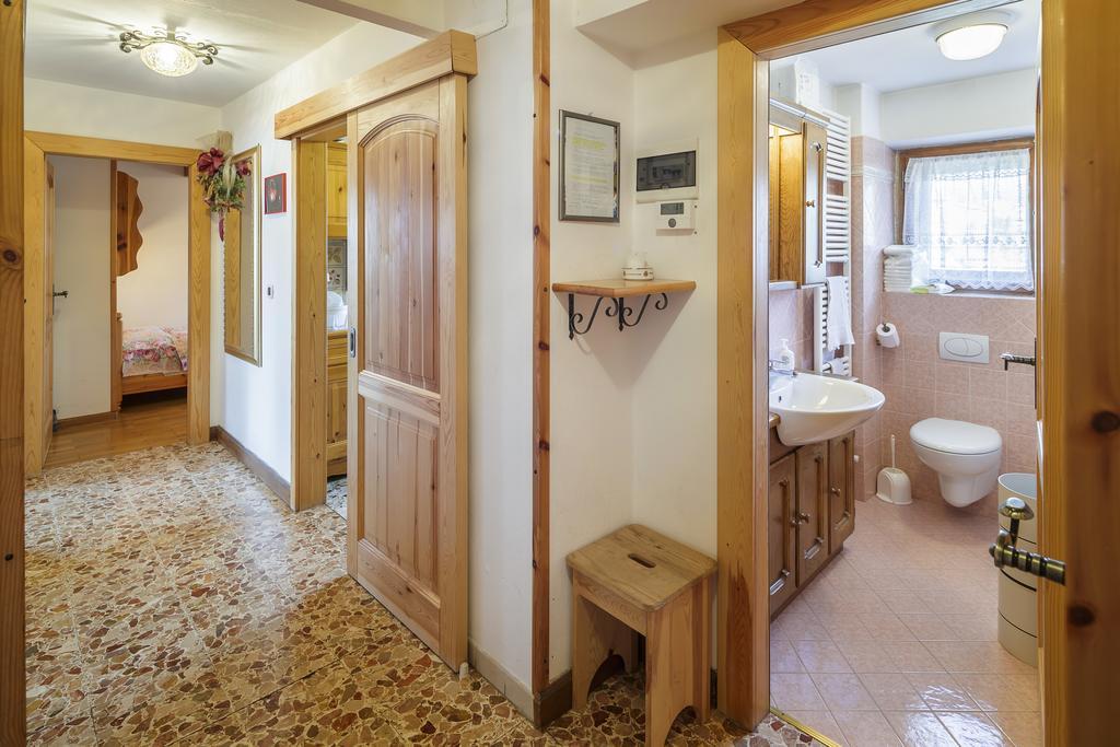 Villa Casanova - Stayincortina كورتينا دامبيتزو الغرفة الصورة