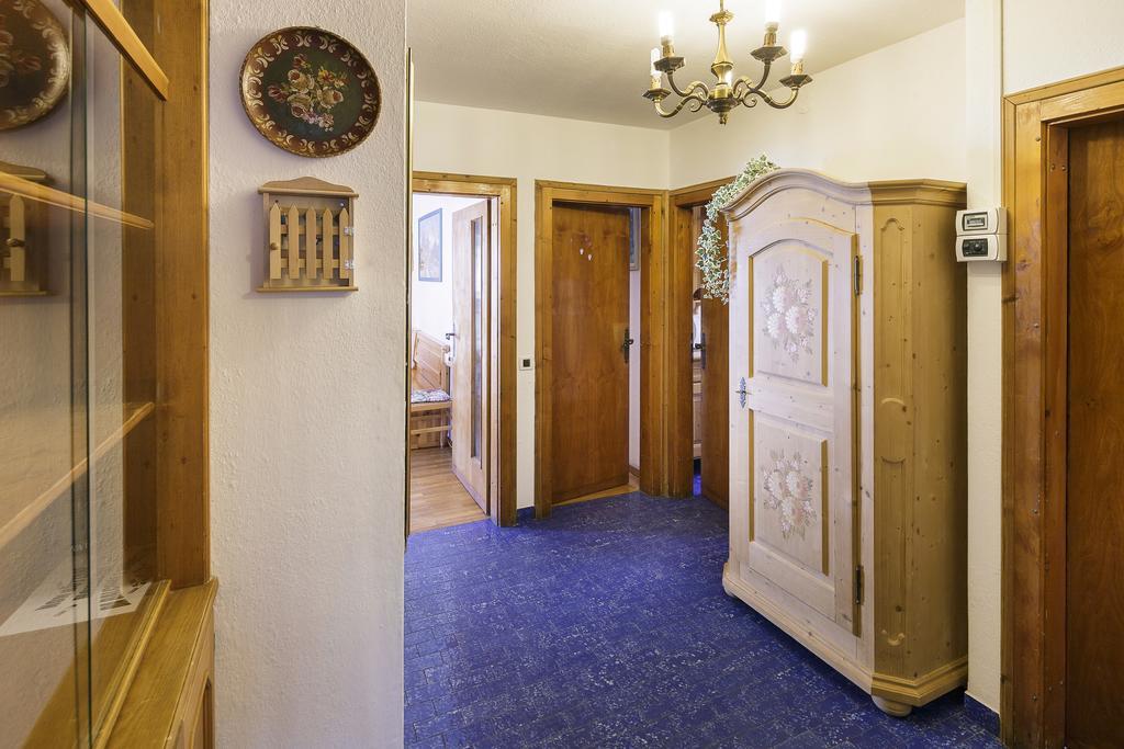 Villa Casanova - Stayincortina كورتينا دامبيتزو الغرفة الصورة