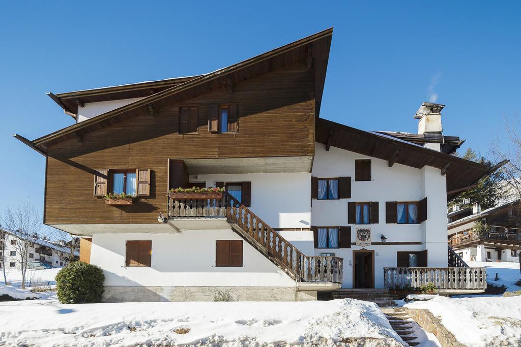 Villa Casanova - Stayincortina كورتينا دامبيتزو الغرفة الصورة
