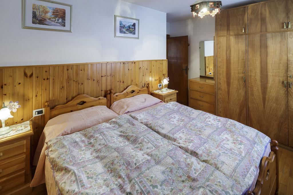 Villa Casanova - Stayincortina كورتينا دامبيتزو الغرفة الصورة