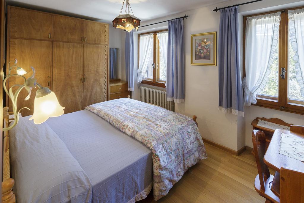 Villa Casanova - Stayincortina كورتينا دامبيتزو الغرفة الصورة